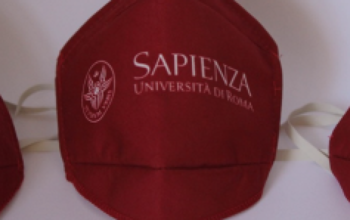 Mascherine Sapienza disponibili nel merchandising di Ateneo